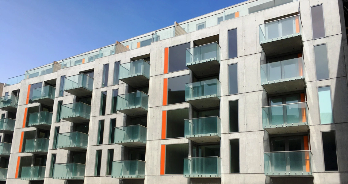 Aukščiausios vizualinės kokybės betonas naujajame gyvenamajame ir komerciniame komplekse Reikjaviko uosto rajone.