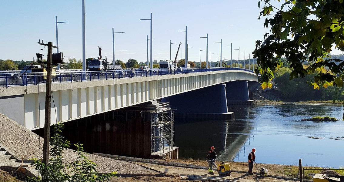 Dėl žemos temperatūros Panemunės tilto šalitilčio plokščių apsaugos darbai buvo didelis iššūkis, tačiau galiausiai viskas buvo atlikta taip, kad klientas būtų visiškai patenkintas.