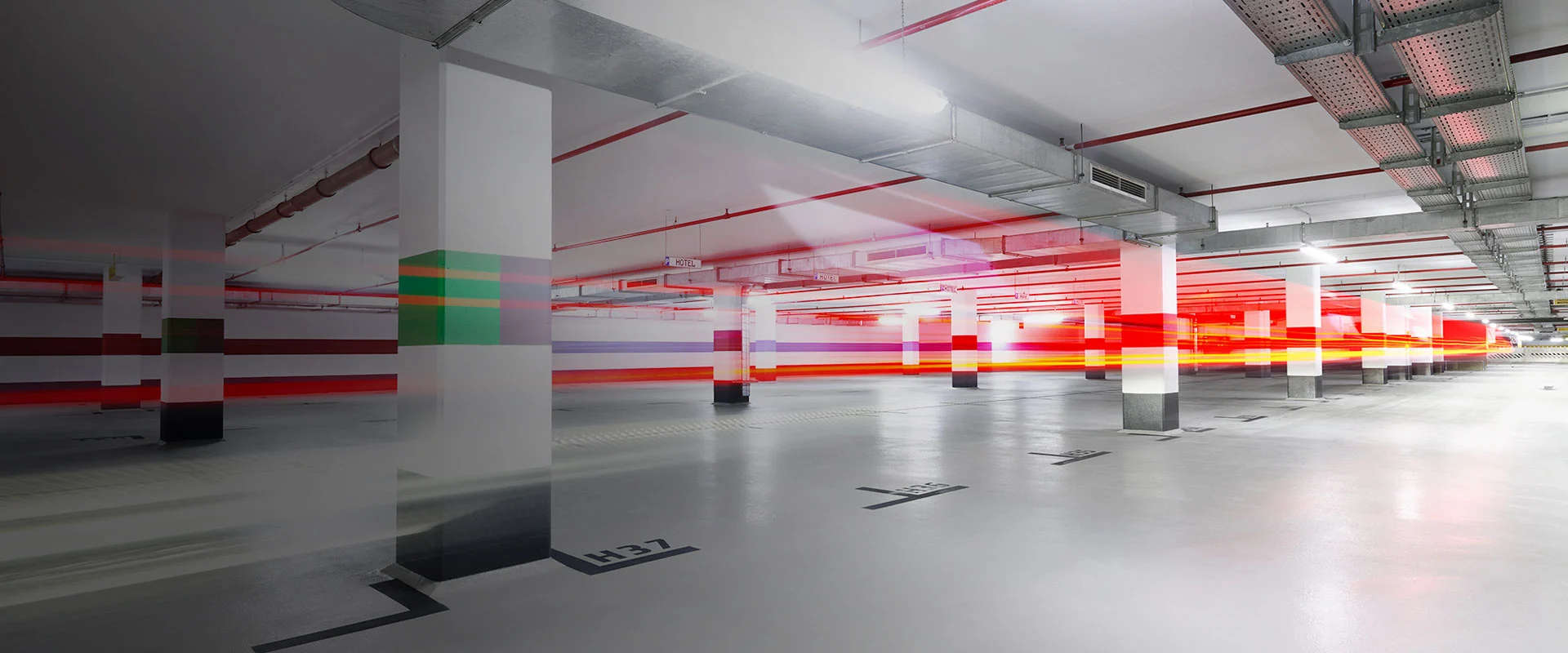 Sienų, lubų ir grindų atnaujinimas viešbučio „Pentahotel Leipzig“ automobilių stovėjimo aikštelėje